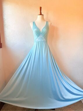 Vintage Olga Full Sweep Nightgown Powder Blue Sought-After Style Size XS